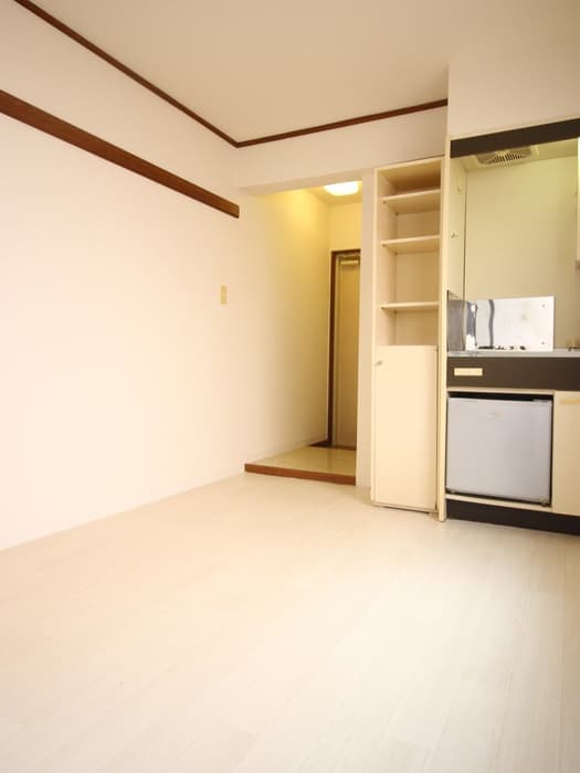 Room image 11