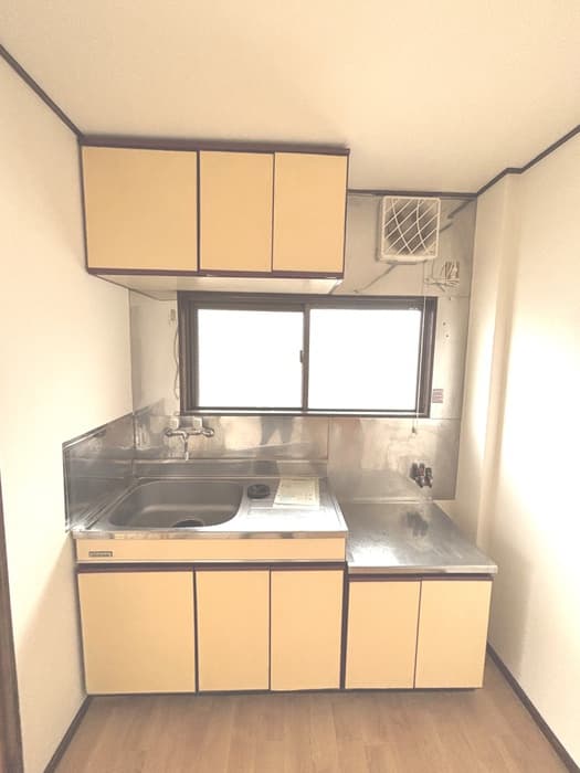 Room image 12