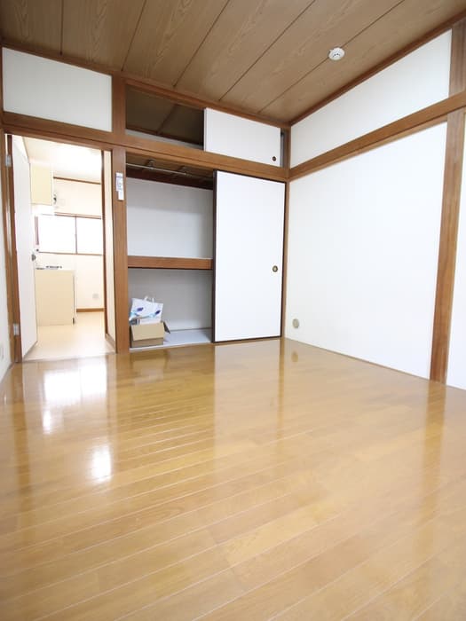 Room image 10