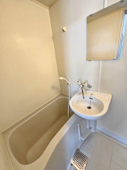 Room image 10