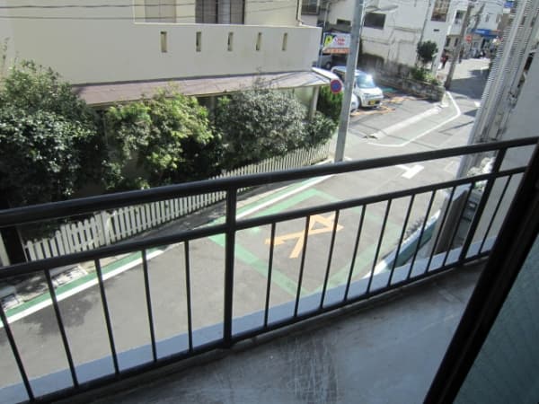 Room image 8