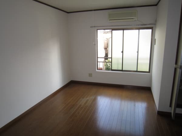 Room image 10
