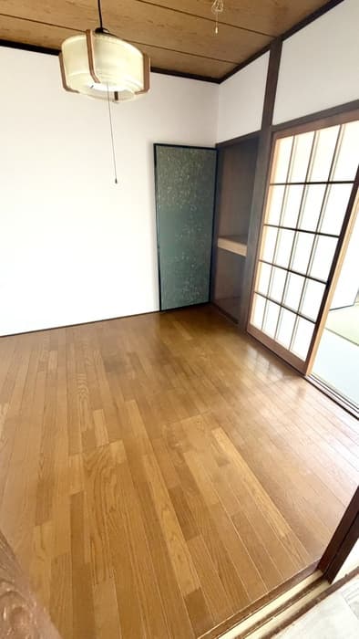Room image 8