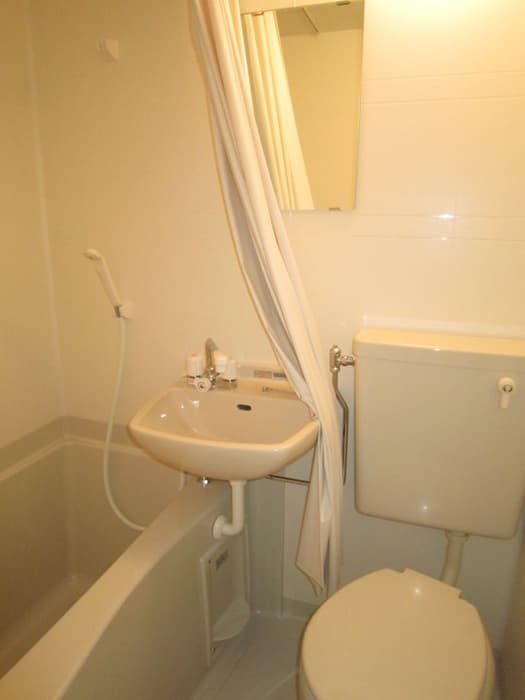 Room image 8