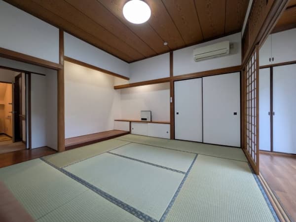 Room image 10