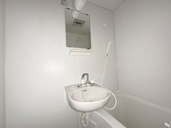 Room image 9