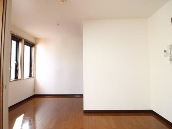 Room image 11