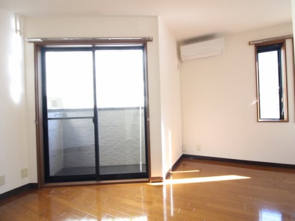 Room image 12