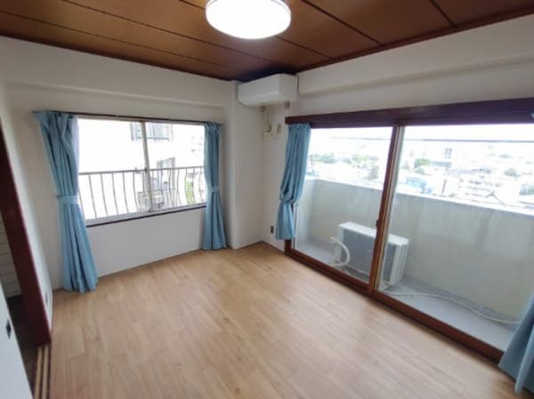 Room image 9