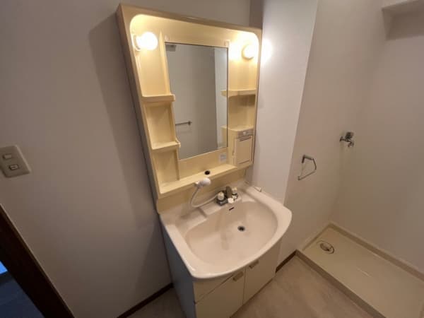 Room image 12