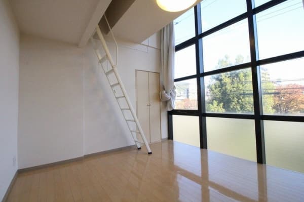 Room image 8