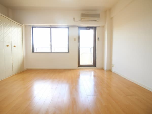 Room image 8