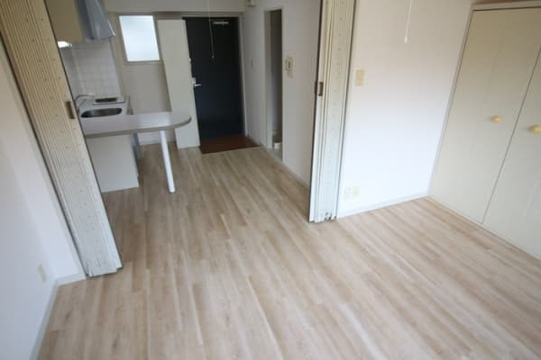 Room image 8