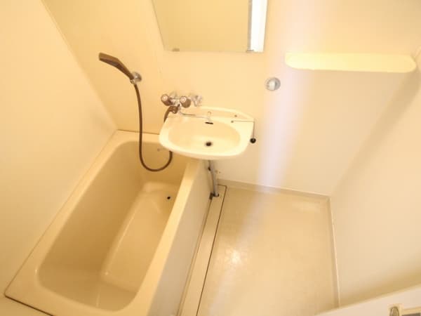 Room image 11