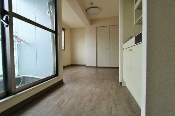 Room image 8