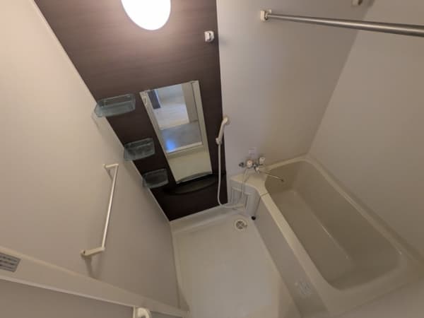 Room image 8