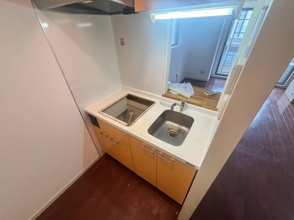 Room image 8