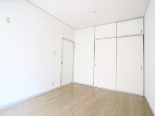 Room image 11