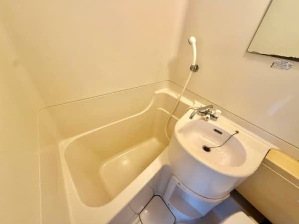 Room image 8
