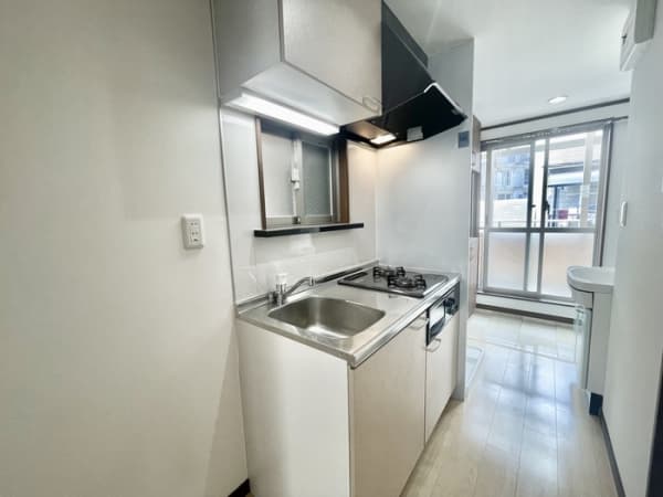 Room image 8