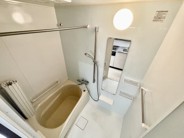 Room image 9