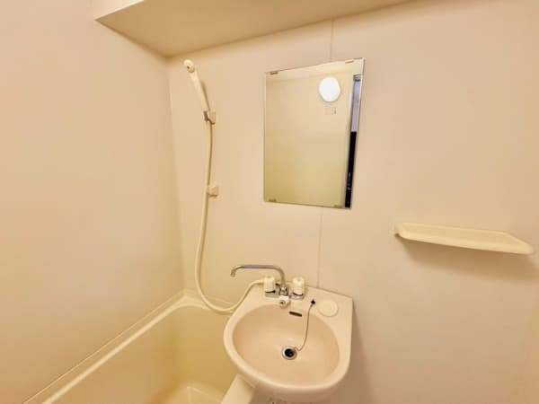Room image 8