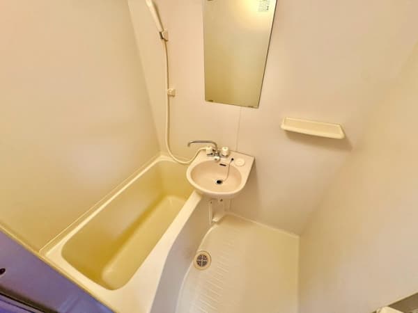 Room image 9