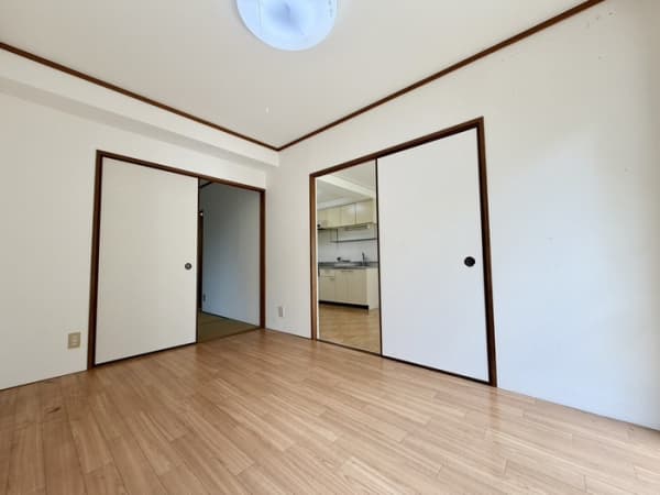 Room image 14