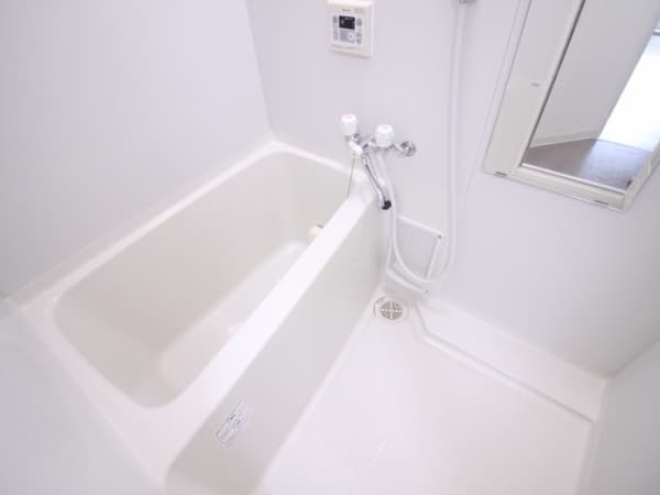 Room image 8