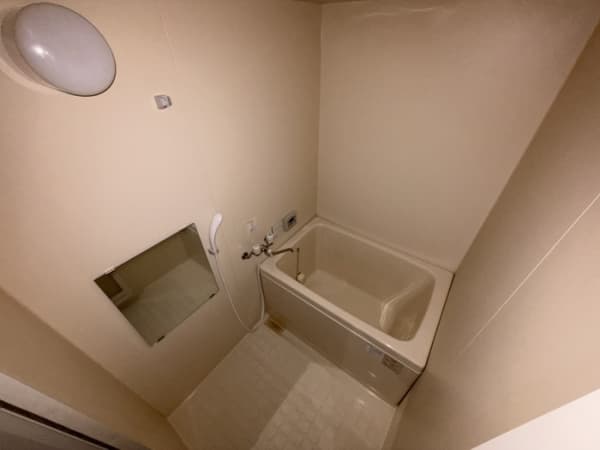 Room image 8