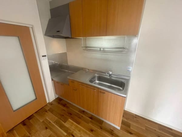 Room image 8