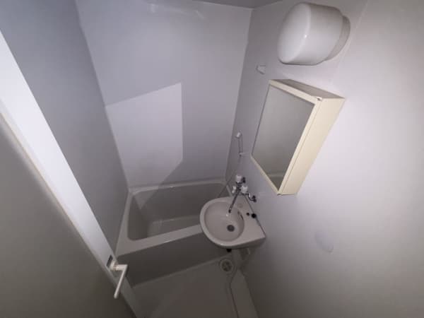 Room image 8