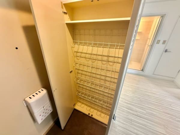 Room image 12