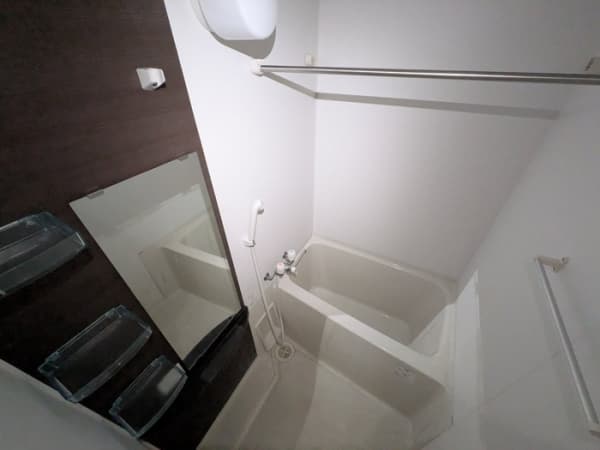 Room image 8