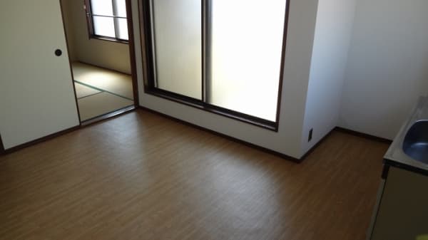 Room image 8