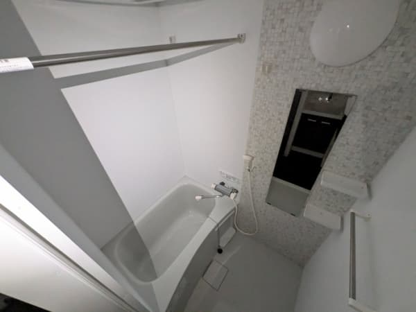 Room image 8