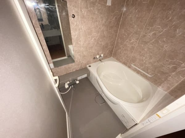 Room image 9