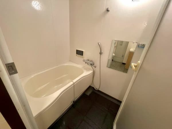 Room image 9