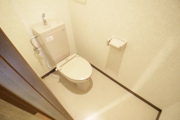 Room image 8