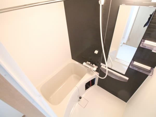 Room image 8
