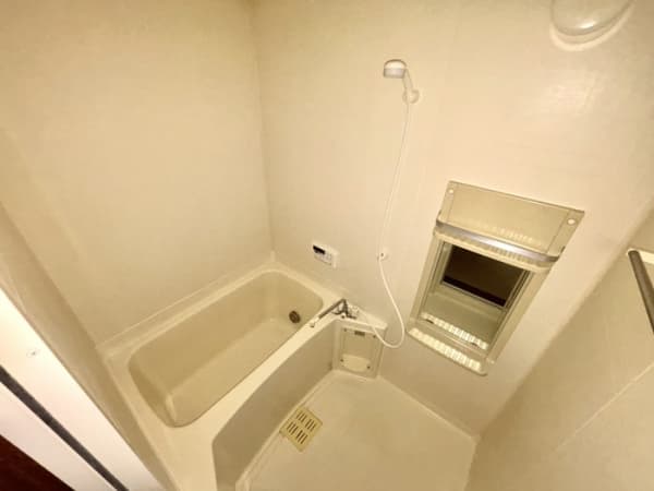Room image 8