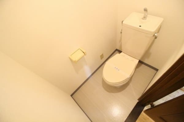 Room image 11