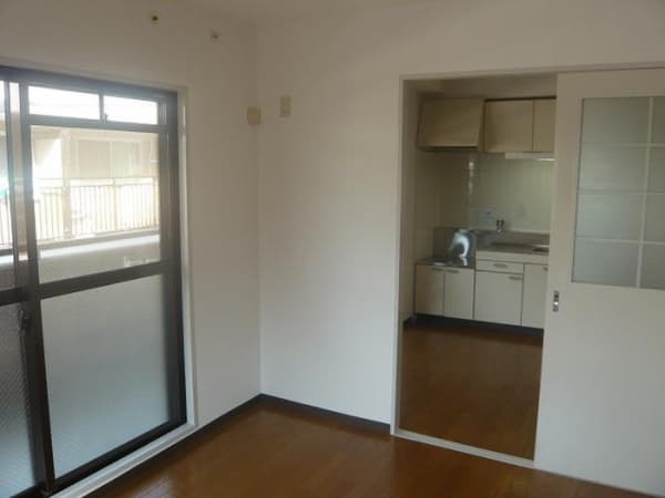Room image 12