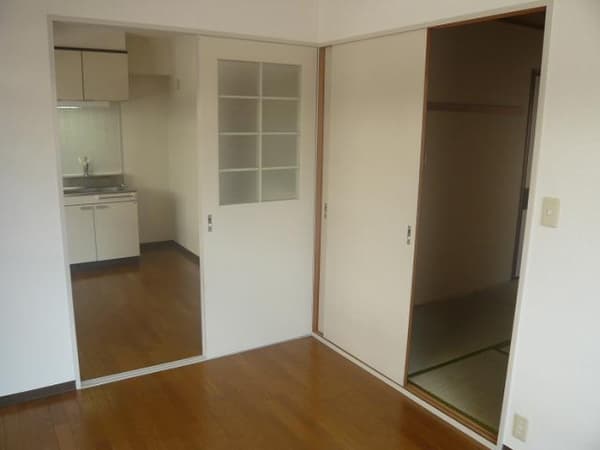 Room image 13