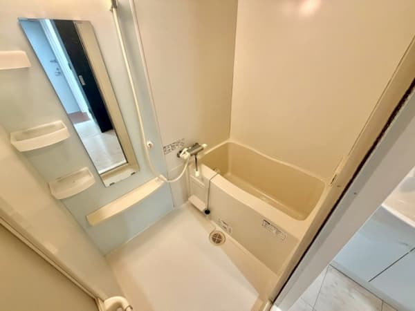 Room image 8