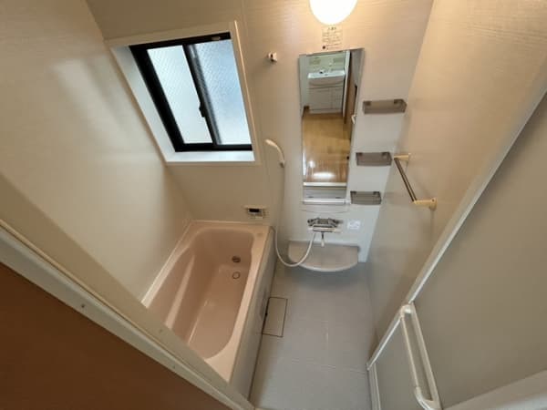 Room image 8