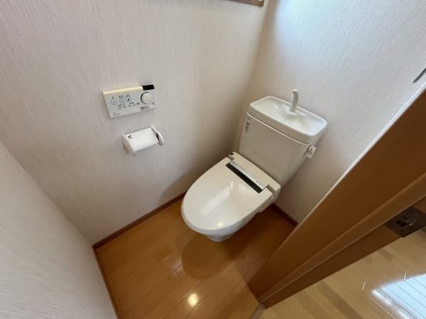 Room image 9