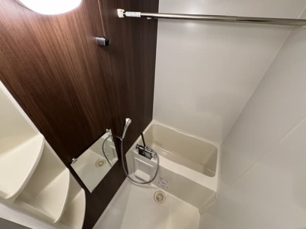 Room image 10