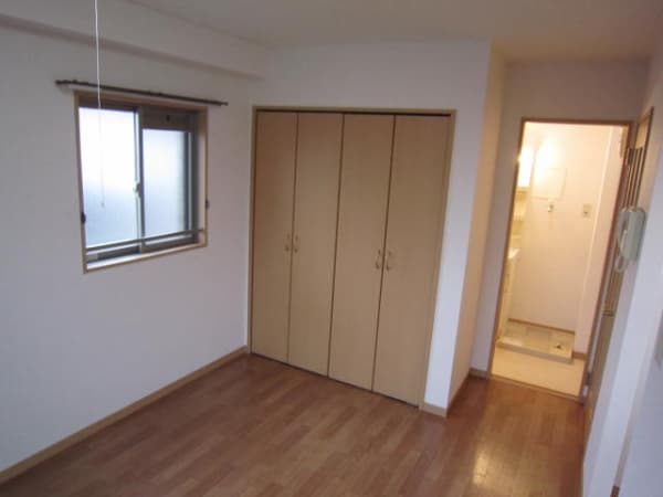 Room image 11