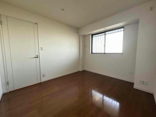 Room image 14